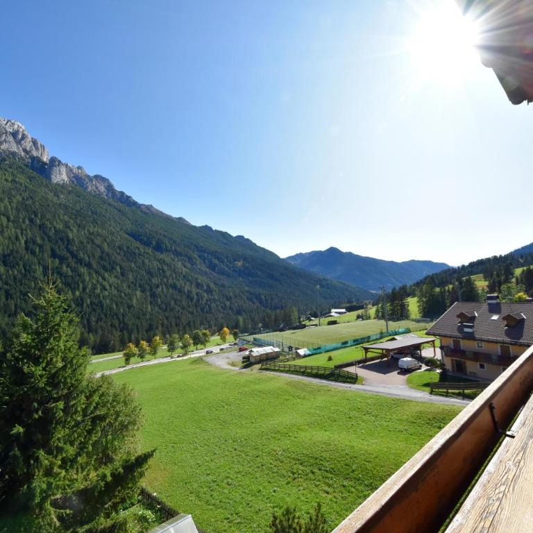 Al Piccolo Hotel - Camera Matrimoniale/Doppia con Letti Singoli con Vista Montagna - 1