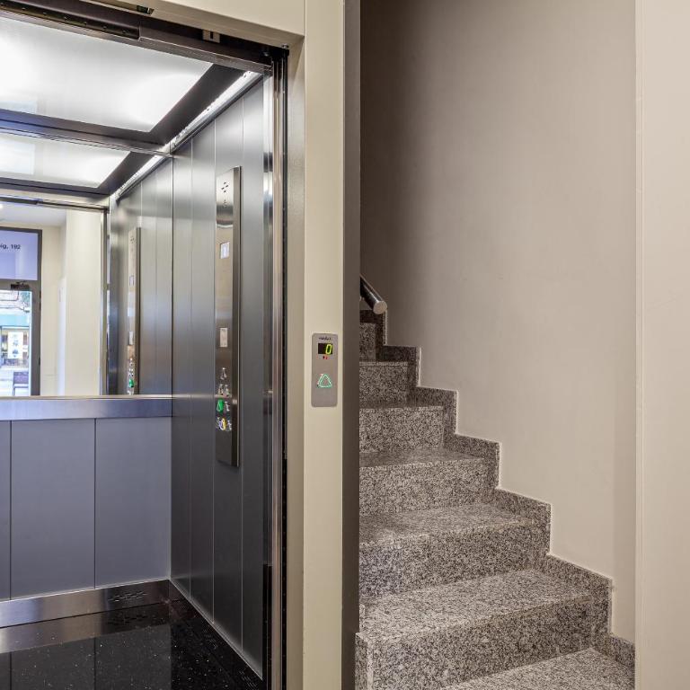 Barcelona Mediterranean Apartments - Two-Bedroom Apartment with Balcony - 10