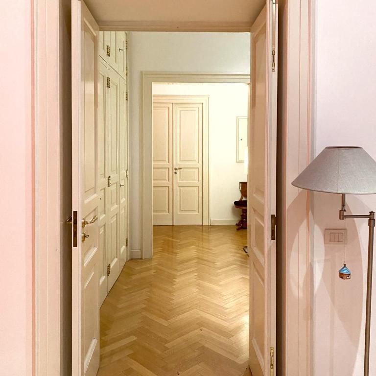 NAPOLIFOREVER ELEGANT APARTMENT Casa Vacanze a Chiaia CENTRO - Appartamento con 2 Camere da Letto - 7