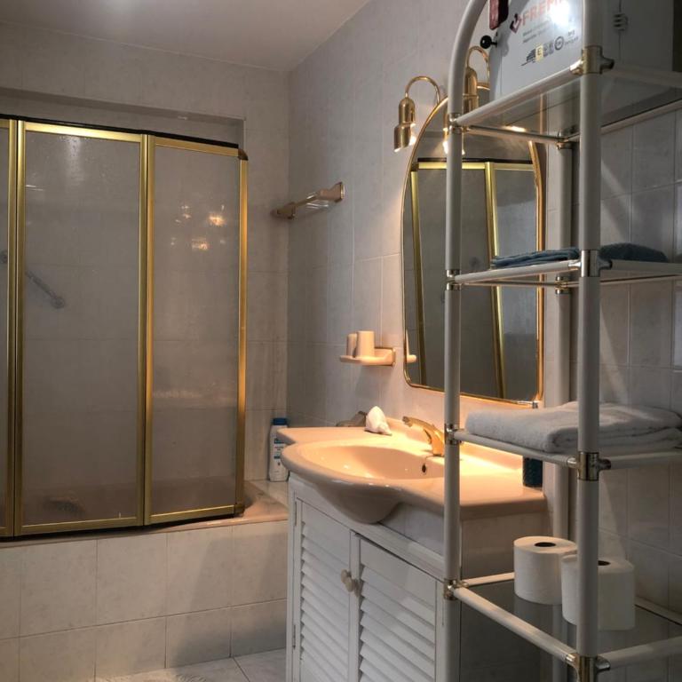 apartamento con vista al mar - Three-Bedroom Apartment - 28
