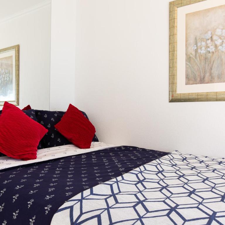 Cozy studio with sea view, swimming pool and greenery - Studio - Vue sur Mer - 8