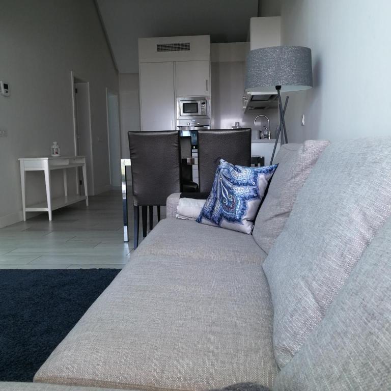 Cozy Luxury - Three-Bedroom House - 33