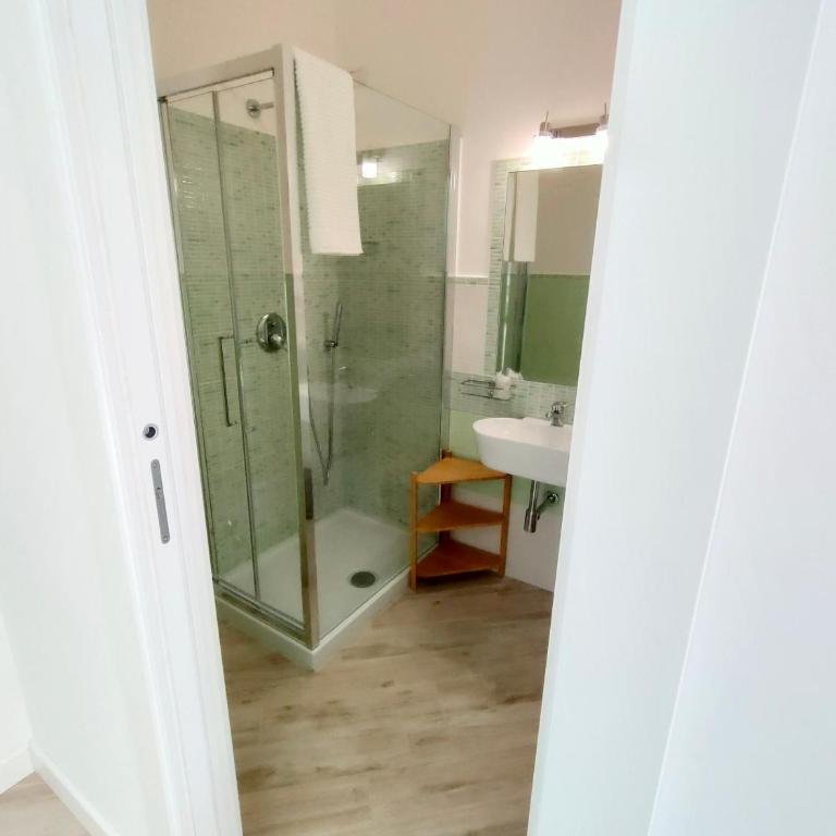 B&B Il Vialetto - Camera Matrimoniale con Bagno Privato - 4