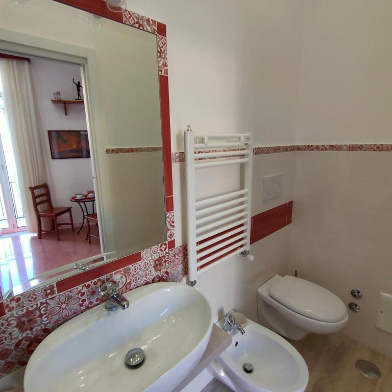 B&B Il Vialetto - Camera Matrimoniale con Bagno Privato - 24