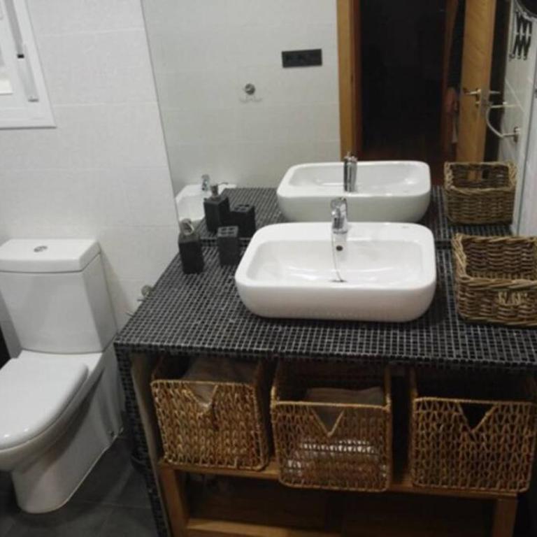 Alojamiento con piscina para grandes grupos en Real de La Barrosa - Six-Bedroom House - 23