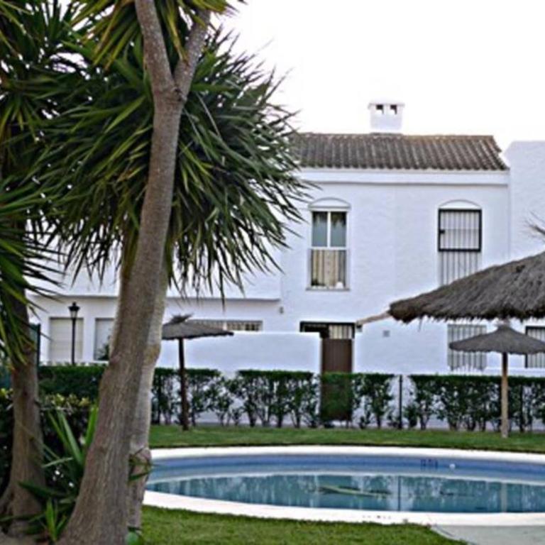 Alojamiento con piscina para grandes grupos en Real de La Barrosa - Six-Bedroom House - 36