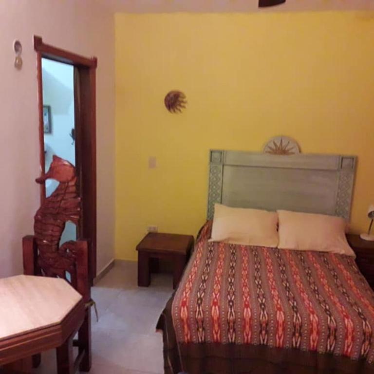 AH KIN Cancun Centro - Double Room with Private Bathroom - 6
