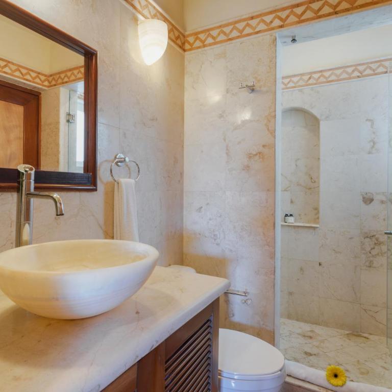 Porto Playa Condo Hotel and Beach Club - Apartamento de 2 dormitorios y 2 baños - 13