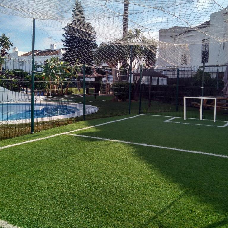 Alojamiento con piscina para grandes grupos en Real de La Barrosa - Six-Bedroom House - 10