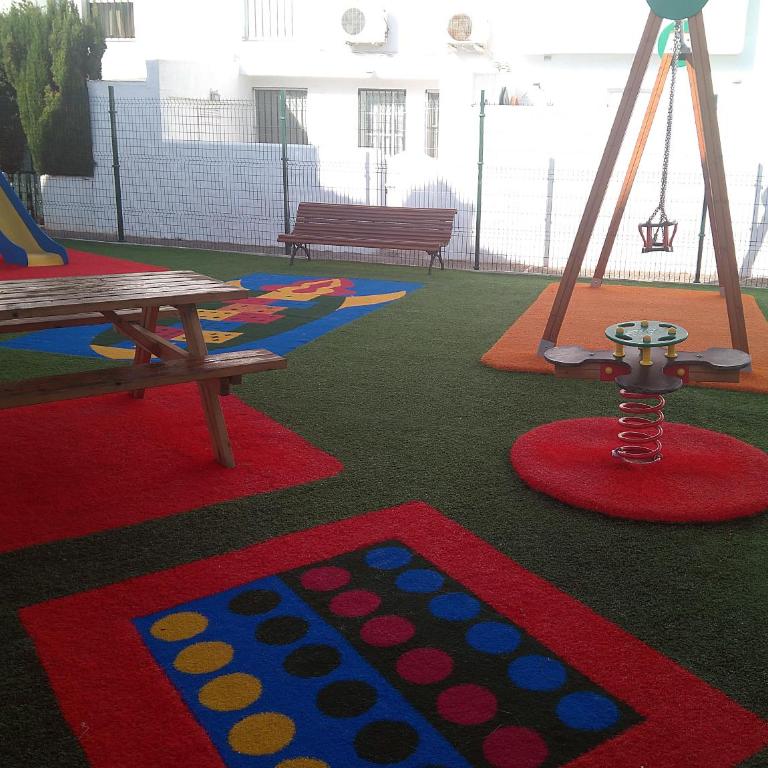 Alojamiento con piscina para grandes grupos en Real de La Barrosa - Six-Bedroom House - 4