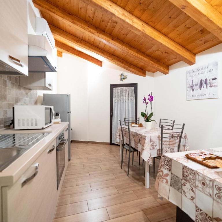 Le Vie del Centro B&B - Comfort Triple Room with Shower - 12