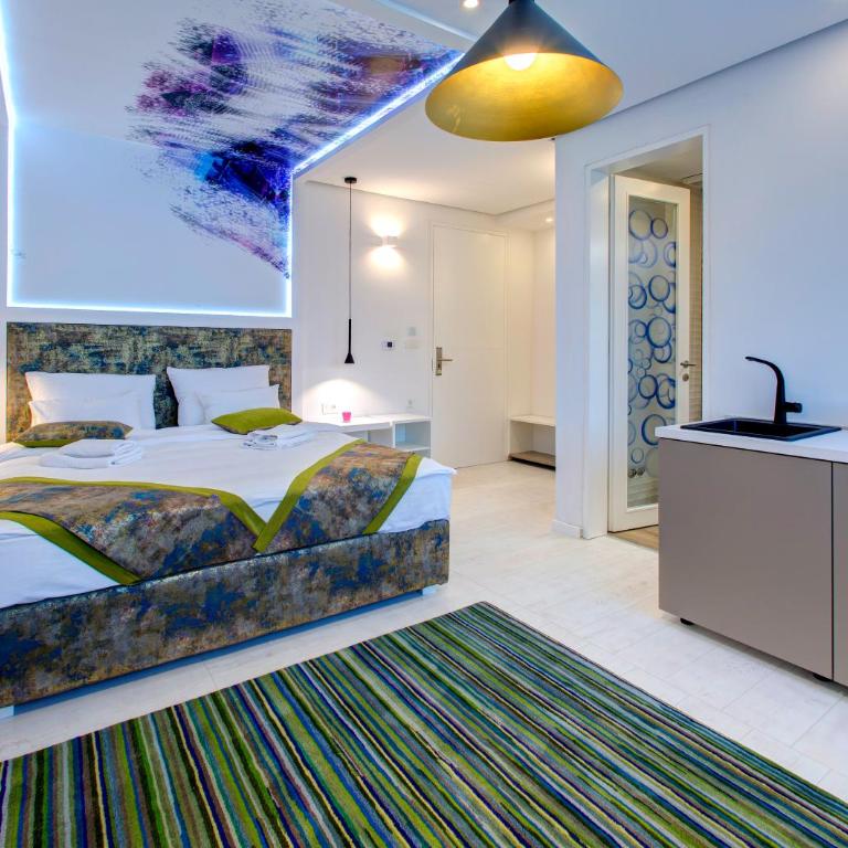 Diamond Rain Boutique Hotel - Deluks Dvokrevetna Soba sa Bračnim Krevetom/Zasebnim Krevetima i Pogledom na Grad - 2