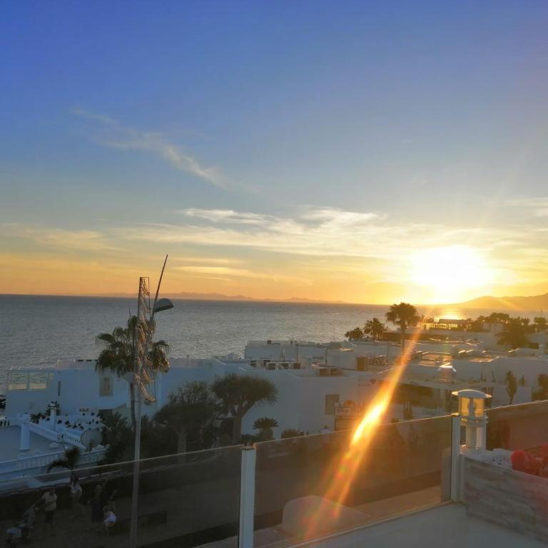 Luxury Two Bed Seaviews - Apartment with Sea View - 26