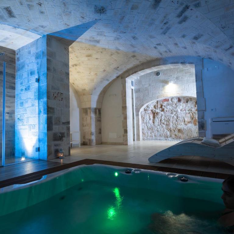 Trullo dei maestri - Suite King con Vasca Idromassaggio - 16