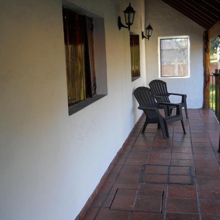 Estilo Campo Casa de 3 ambientes cochera interna - Two-Bedroom House - 16