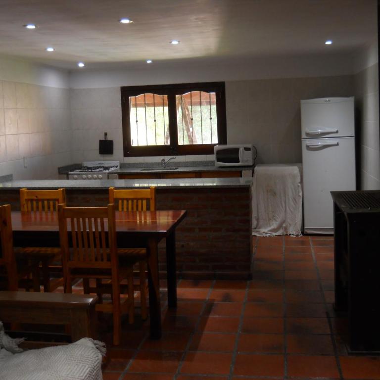 Estilo Campo Casa de 3 ambientes cochera interna - Two-Bedroom House - 10