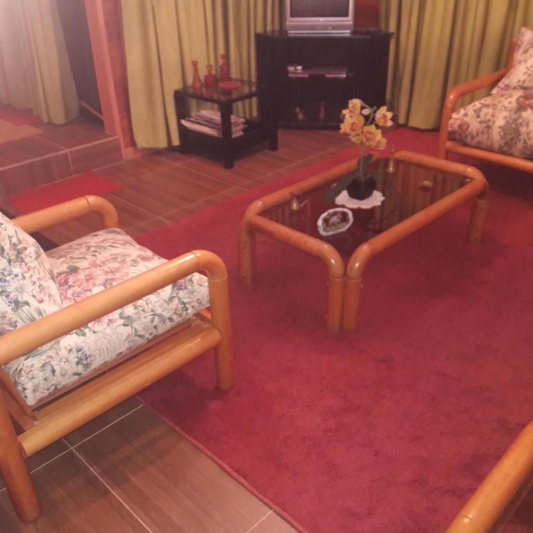 Pingueral - Four-Bedroom House - 10