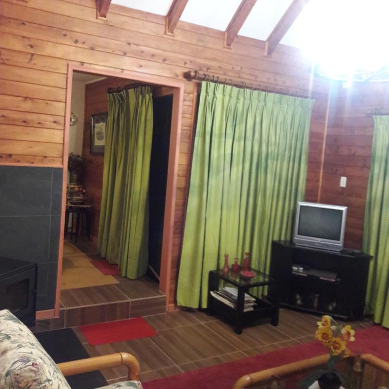 Pingueral - Four-Bedroom House - 9