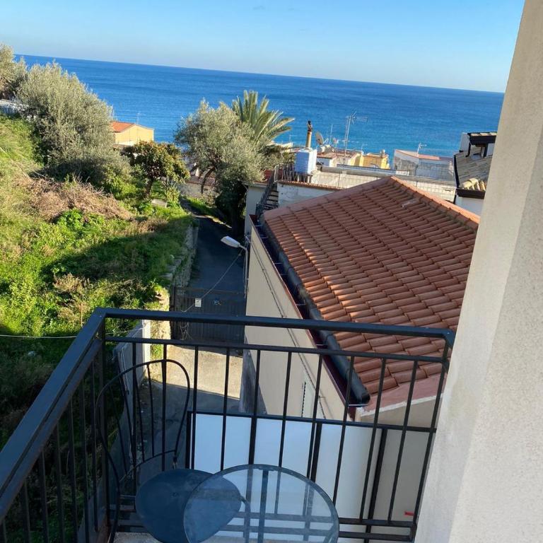 Nick & Santo's Holiday Homes - Appartamento con 4 Camere da Letto e Balcone - 21
