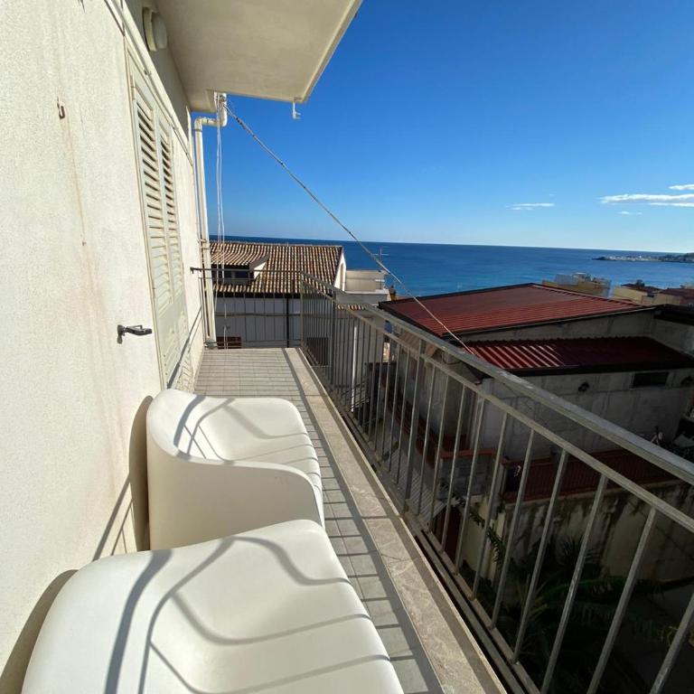 Nick & Santo's Holiday Homes - Appartamento con 4 Camere da Letto e Balcone - 24