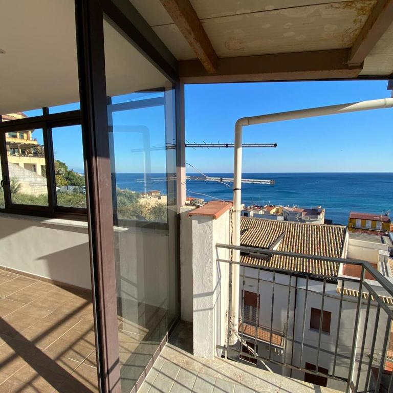 Nick & Santo's Holiday Homes - Appartamento con 4 Camere da Letto e Balcone - 25