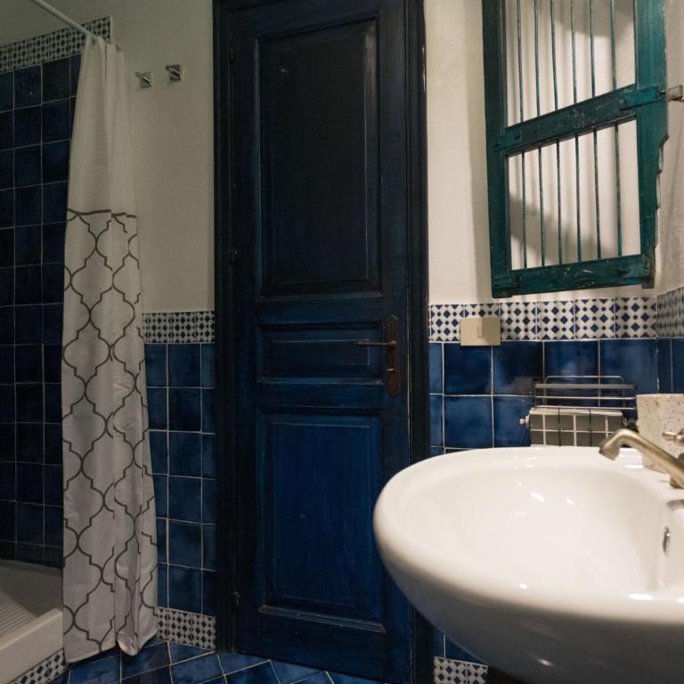 Large terrace apartment near Politeama - Apartment - 33