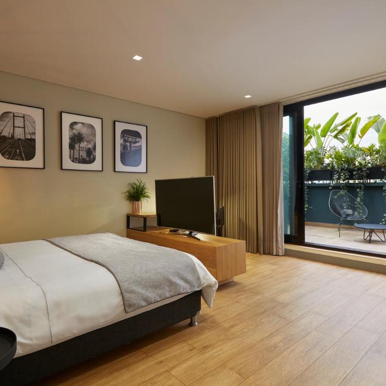 14 Urban Hotel - Suite con bañera de hidromasaje - Cama extragrande - 1