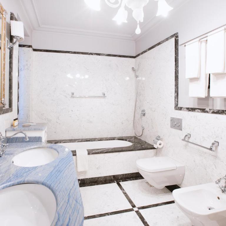 Eclat Luxury Hotel - Deluxe Double Room - 7