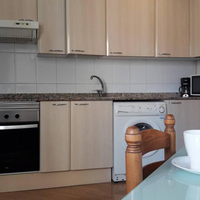 Chopin Magic Fountain - Three-Bedroom Apartment - 22