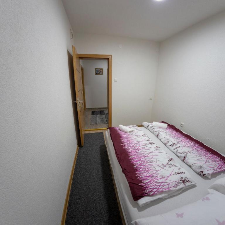 Apartments Aqua Resa - Three-Bedroom Apartment - 31