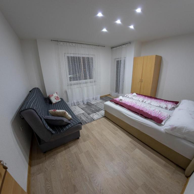 Apartments Aqua Resa - Three-Bedroom Apartment - 13