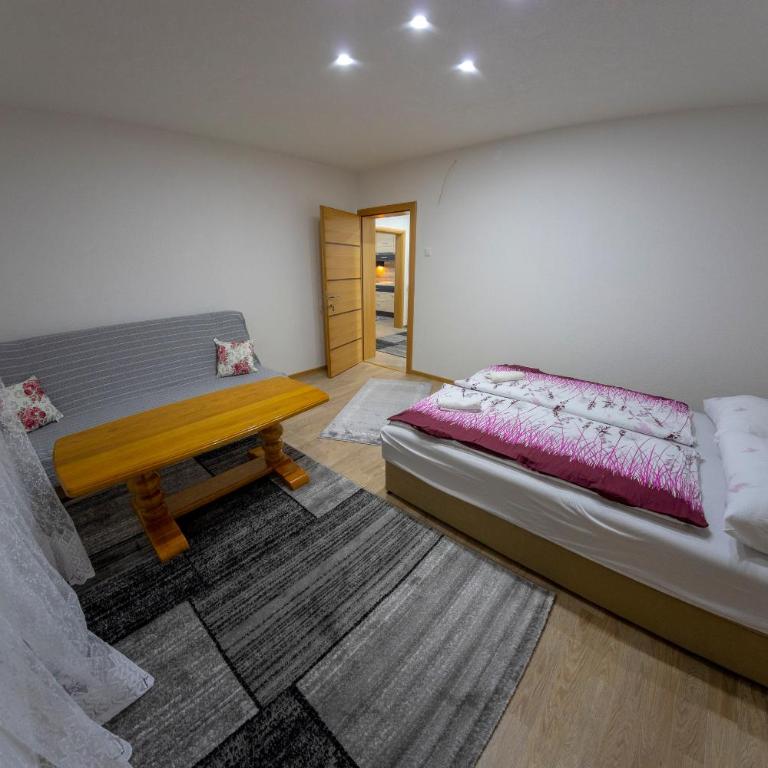 Apartments Aqua Resa - Three-Bedroom Apartment - 25