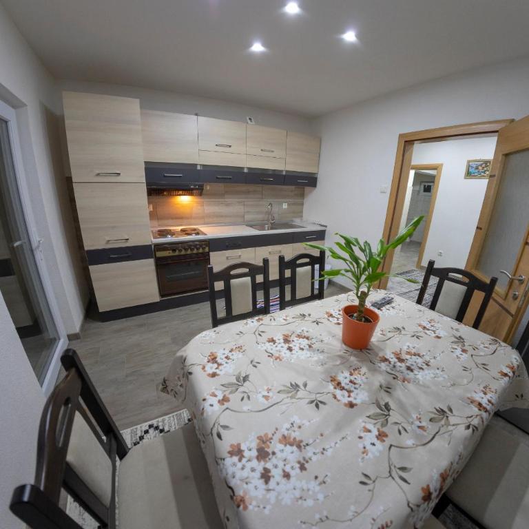 Apartments Aqua Resa - Three-Bedroom Apartment - 19