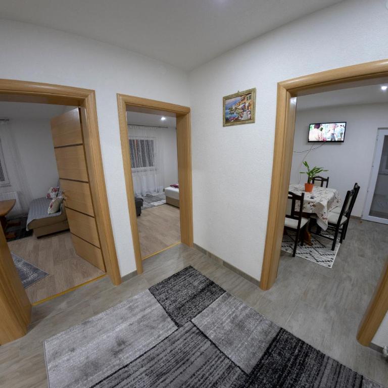 Apartments Aqua Resa - Three-Bedroom Apartment - 22