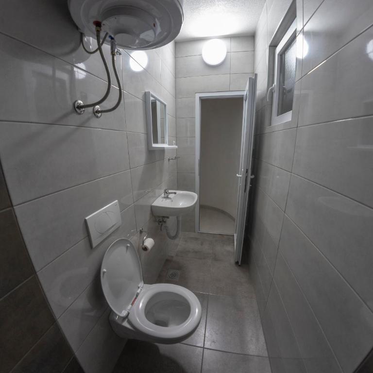 Apartments Aqua Resa - Three-Bedroom Apartment - 12