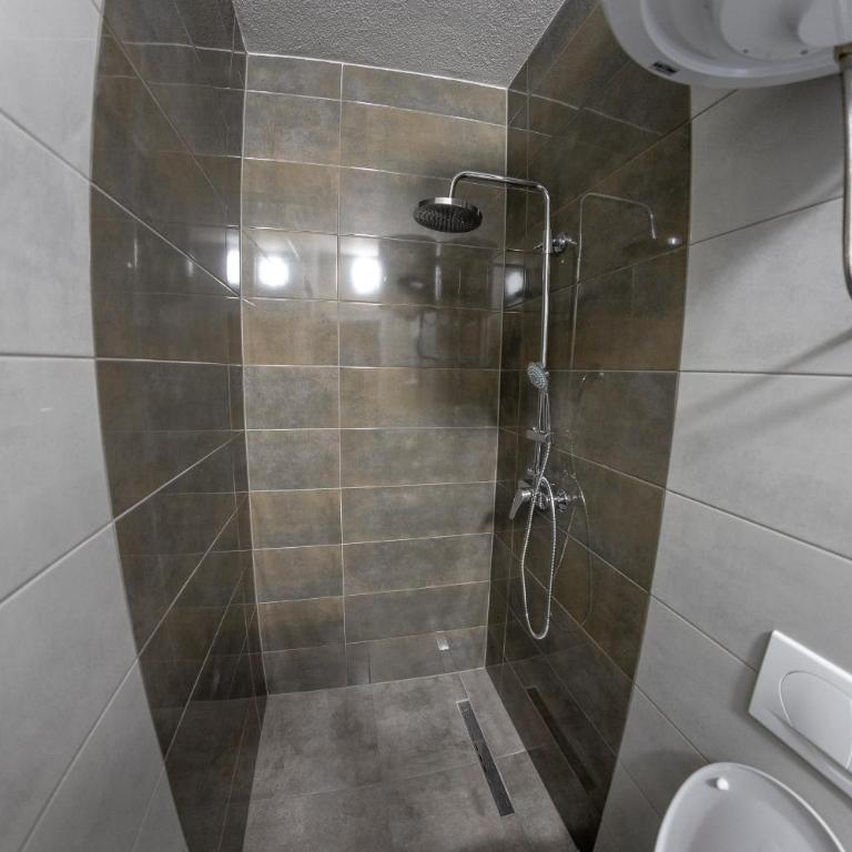 Apartments Aqua Resa - Three-Bedroom Apartment - 11