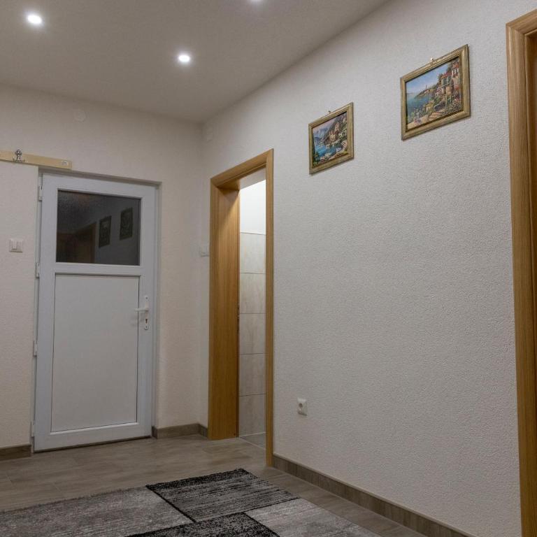Apartments Aqua Resa - Three-Bedroom Apartment - 14