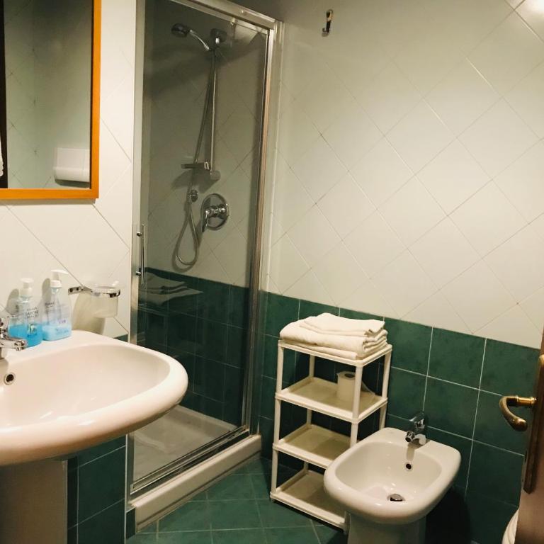 B&B Al Ponte - Camera Matrimoniale/Doppia con Letti Singoli - 13