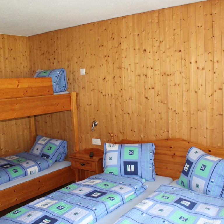 Pension St. Jakob - Vierbettzimmer mit Gemeinschaftsbad - 2