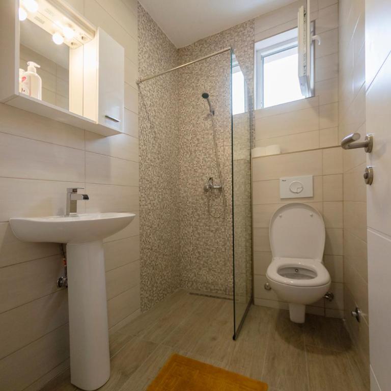 Villa Odobasic Rooms - Triple Room with Private Bathroom - 4