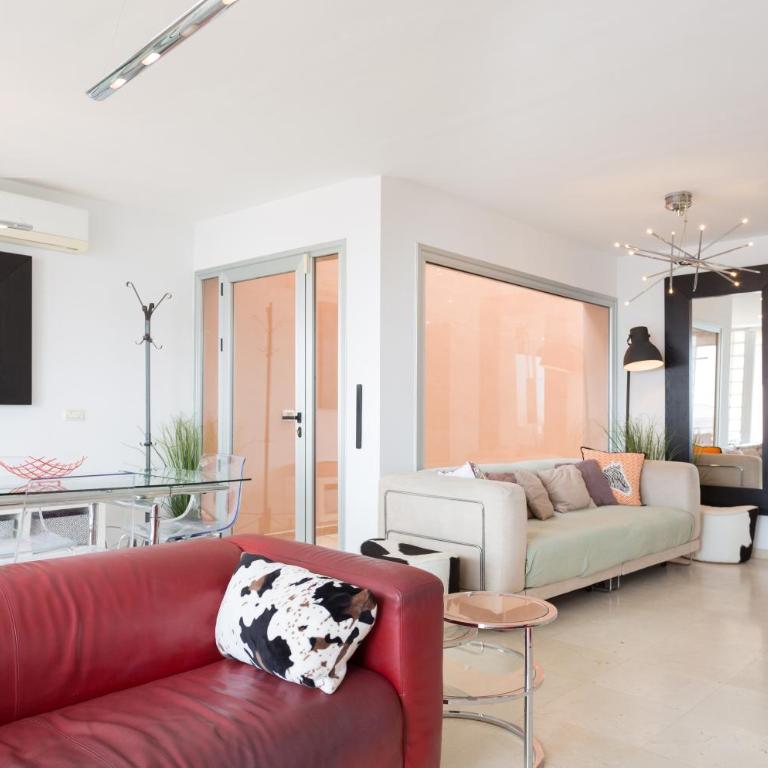 Modern House With Private Swimming Pool - Casa de 3 dormitorios - 14