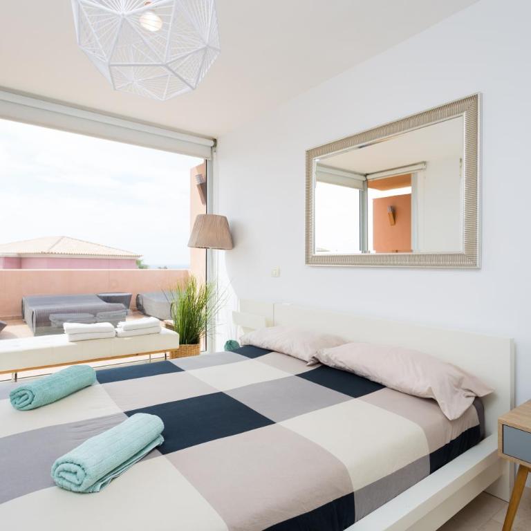 Modern House With Private Swimming Pool - Casa de 3 dormitorios - 21