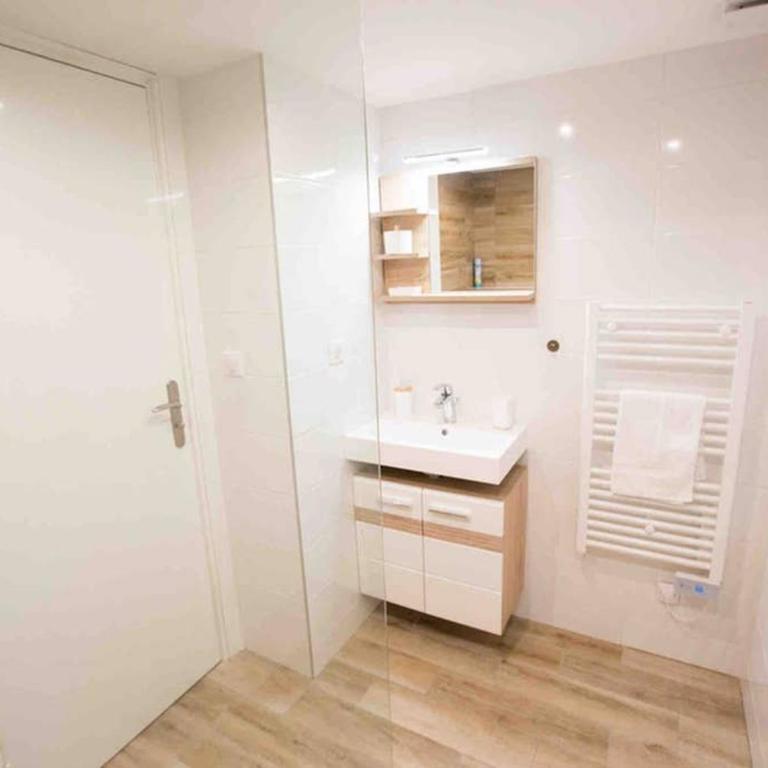 La cour du faubourg 3 - One-Bedroom Apartment - 8
