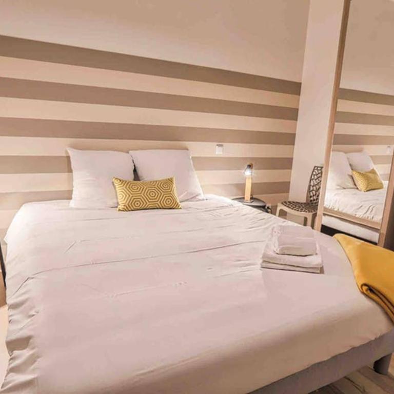 La cour du faubourg 3 - One-Bedroom Apartment - 10