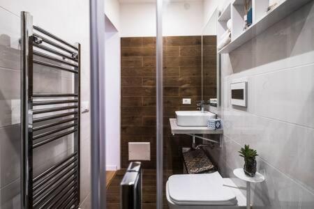 Loggia Rialto Apartments - Apartment with Terrace - 13