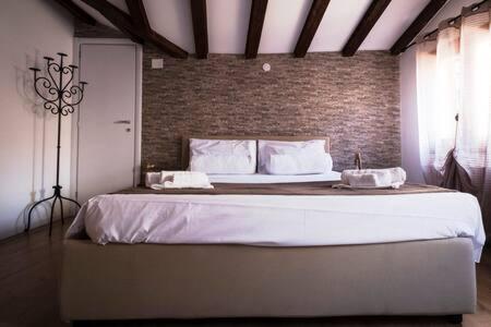 Loggia Rialto Apartments - Apartment with Terrace - 14