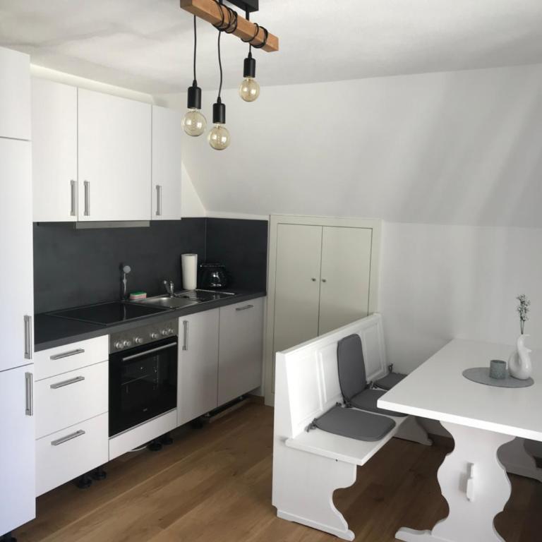 Fühl dich wie daheim - Apartment with Balcony - 1