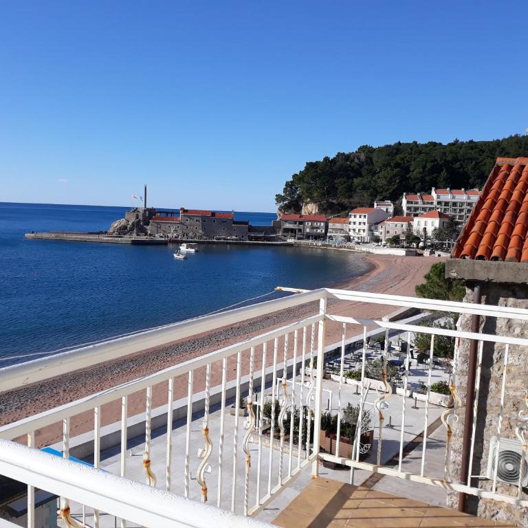 Apartments Teodora Obala - Family Suite with Balcony - 5