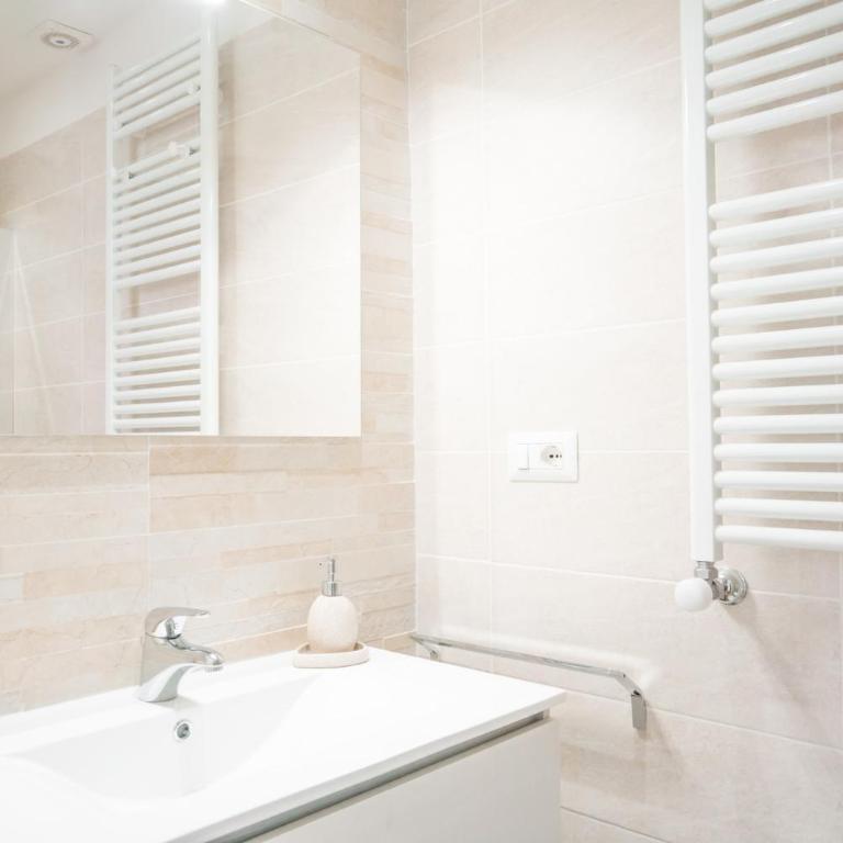 Minimalist Chic a Villanova 3Bdr - 2Bth - WiFi - Appartamento con 3 Camere da Letto - 2