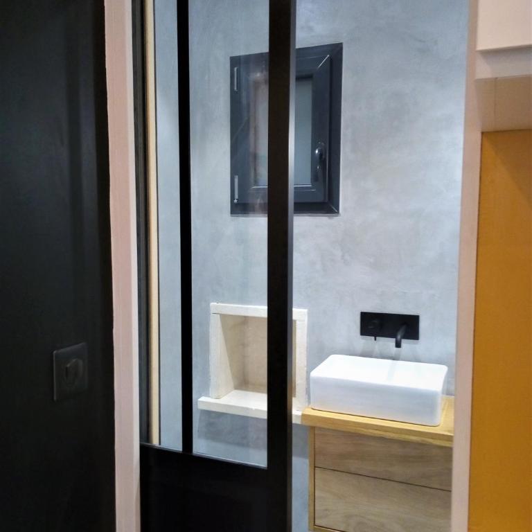 Le Petit Studio - 15 m2 - Centre Ville - Sorgue à 50 m - Estudio Superior - 14